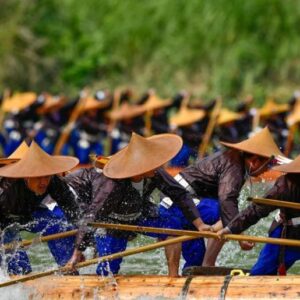 The Dragon Canoe Festival of the Miao Ethnic People