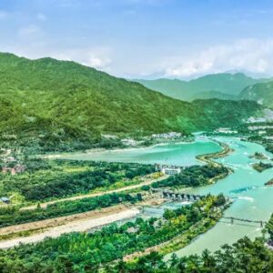 The Releasing Water Festival on Tomb Sweeping Day in Dujiangyan